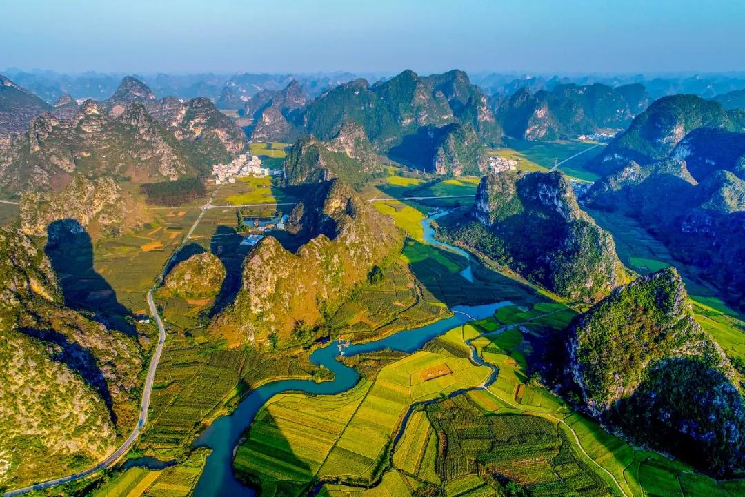 广西多民族风情与壮美山水,一幅生动的画卷